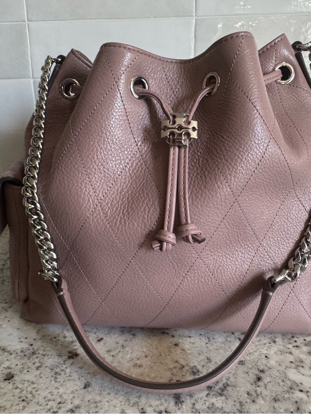 RARE Authentic Tory Burch Small Mauve Charlie Quilted Drawstring Bag - Picture 2 of 7